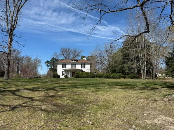 2906 Westover Dr, Danville, VA 24541