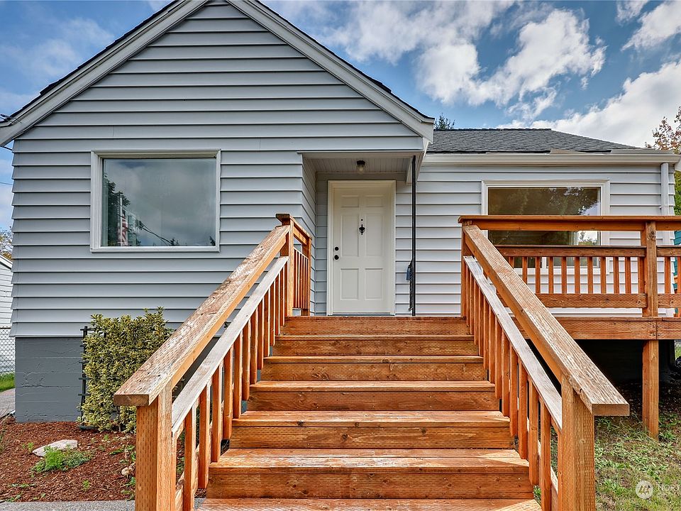 1st image of 224 Bremerton Boulevard W