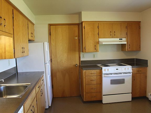 4th image of 10904 34th Ave E