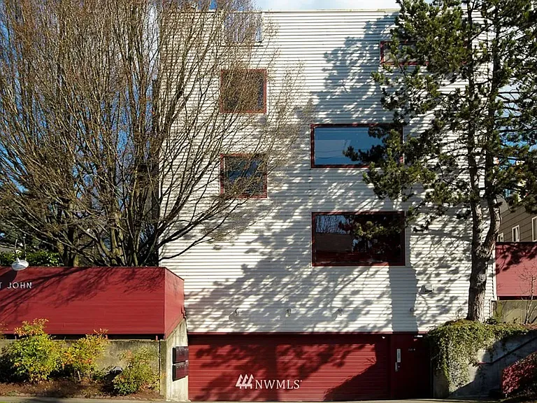 1111 E John St #1 — Photo 20