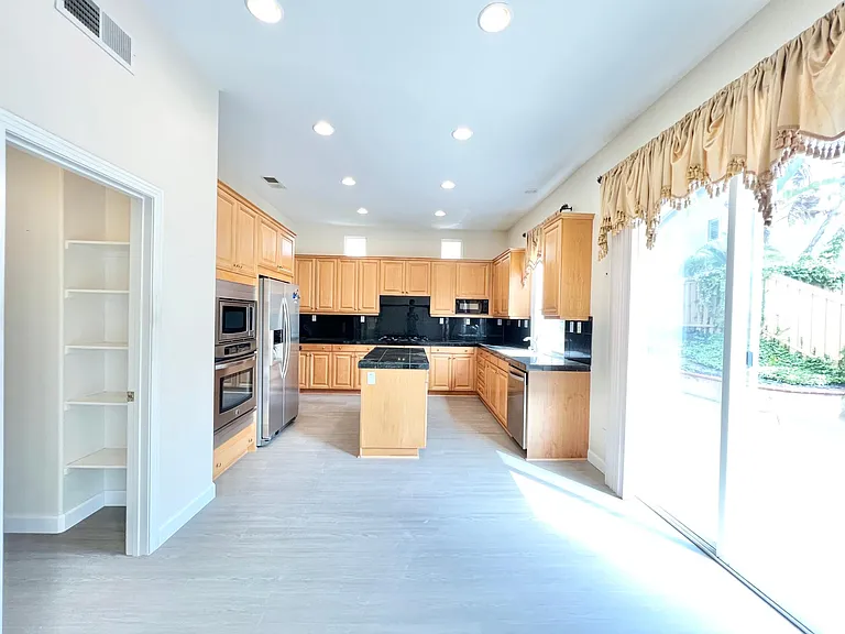5003 Sterling Grove Ln — Photo 7