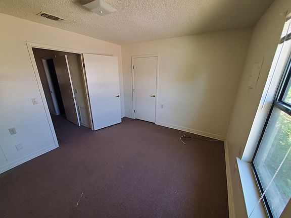 5th image of 400 NW 2nd St #8800