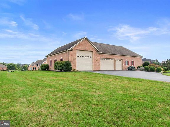 3rd image of 2707 Farnham Ln