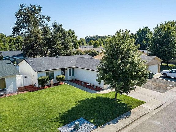 2nd image of 3587 Bearwood Pl