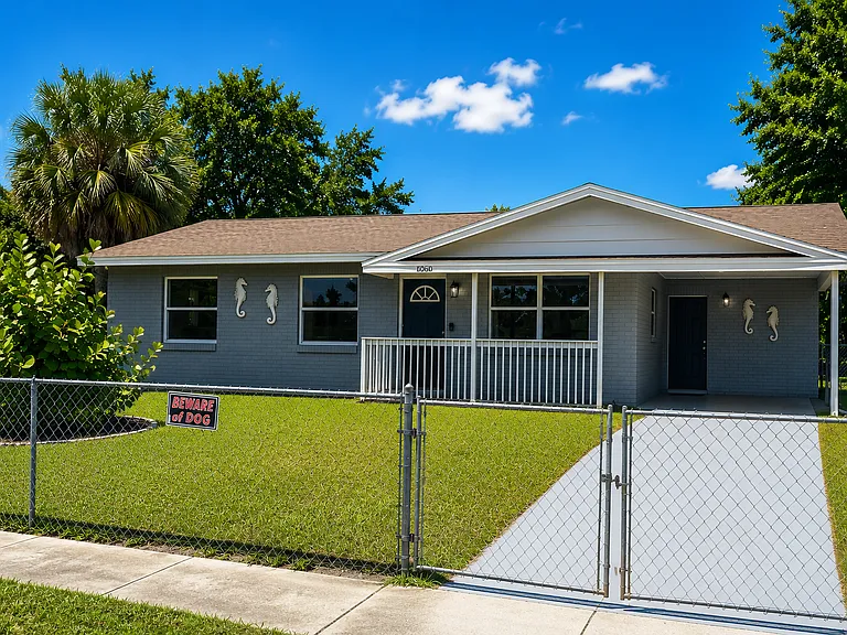 1060 E Patrick Cir — Photo 1
