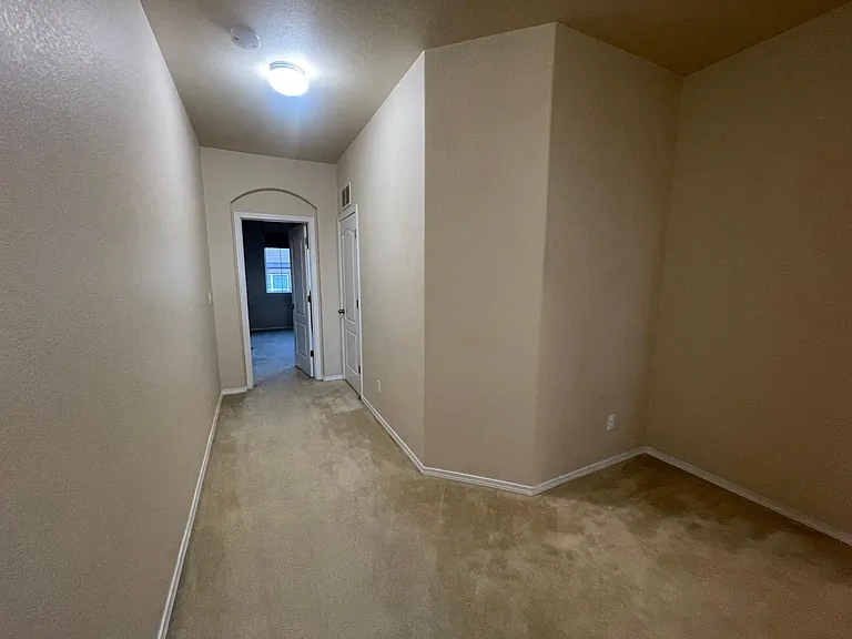 4717 Rowland Hts — Photo 16