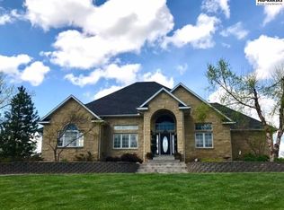 3801 Cherry Hills Dr, Hutchinson, KS 67502