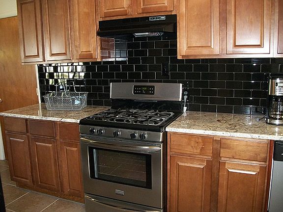 2nd image of 405 E Seco Dr