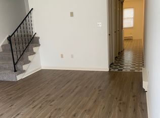 526 W Simpson St, Mechanicsburg, PA 17055