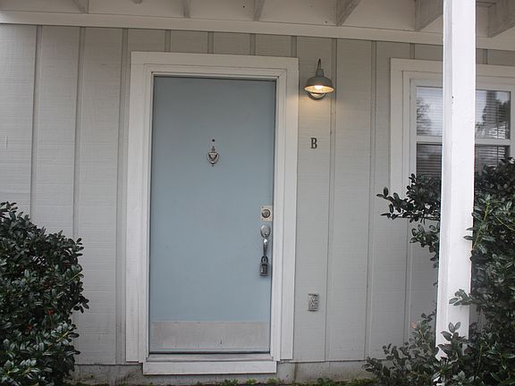 3rd image of 530 Schneider Dr APT B
