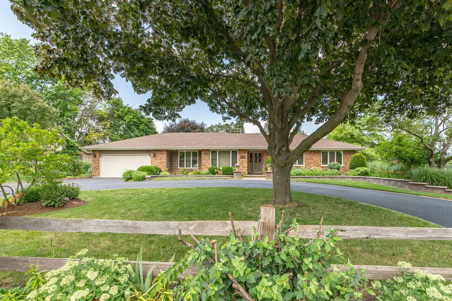 405 Orchard Ave photo 1