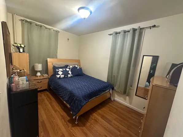 21 East 46th Street image 5 of 6