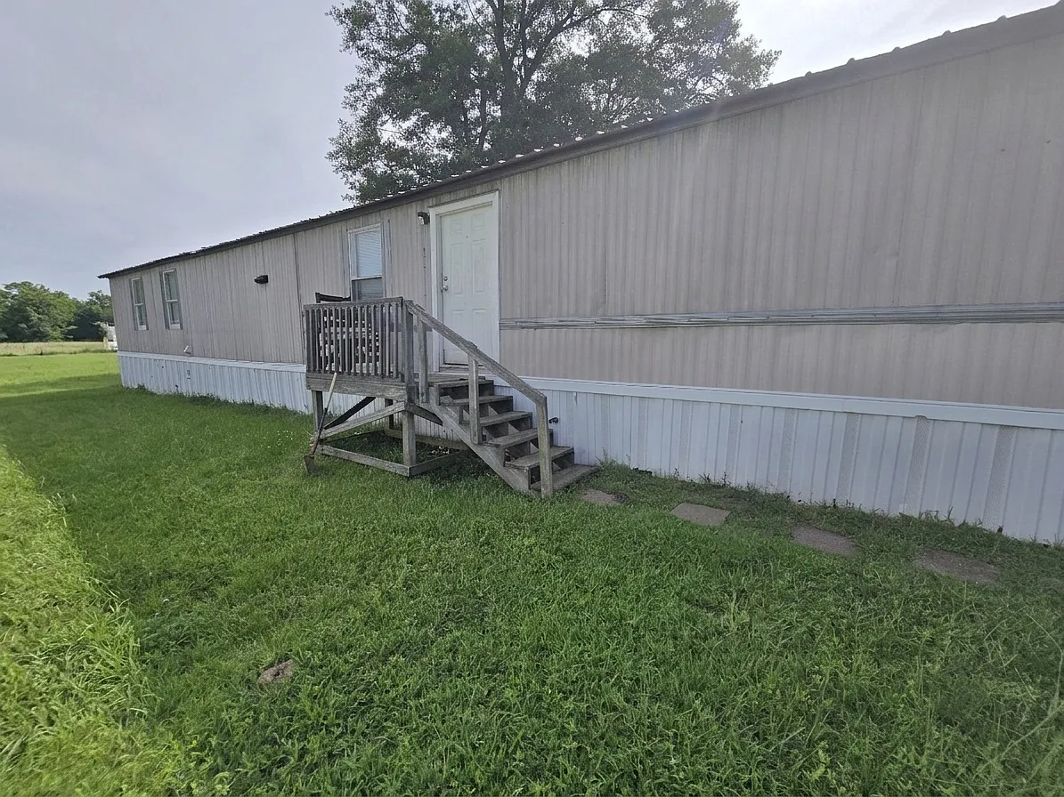 Oak Creek Estates MHC — Photo 4
