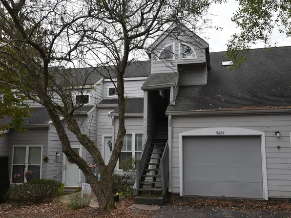 9686 S Bay Pointe Dr, Bloomington, IN 47401