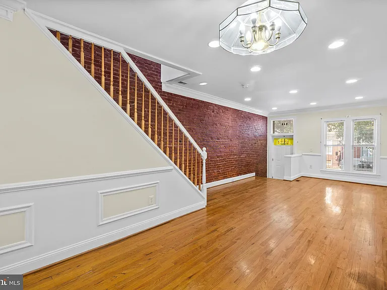 514 N Milton Ave — Photo 5