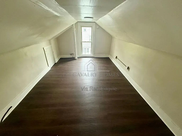 1052 Yale St #3 — Photo 1