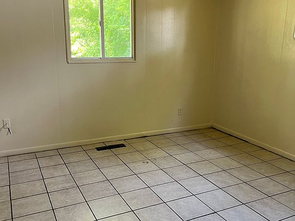 5th image of 1421 Graystone Dr