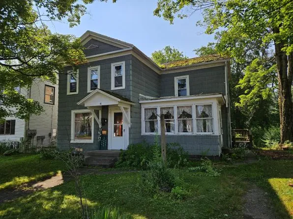 41 W Main St, Youngsville, PA 16371
