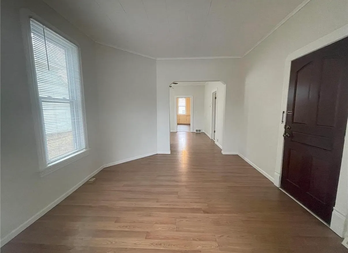 2 bed, 1300 sqft, $1,650 — Photo 1