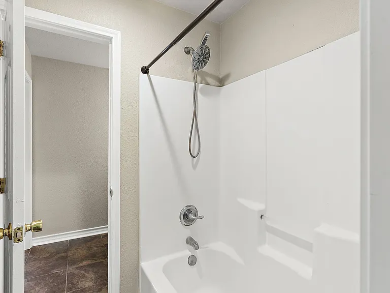 525 W Hutchison St #A — Photo 11