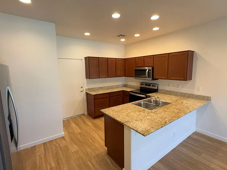 2350 S Olivewood #112 — Photo 15