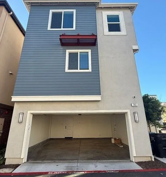 782 Daniel Freeman Cir — Photo 3
