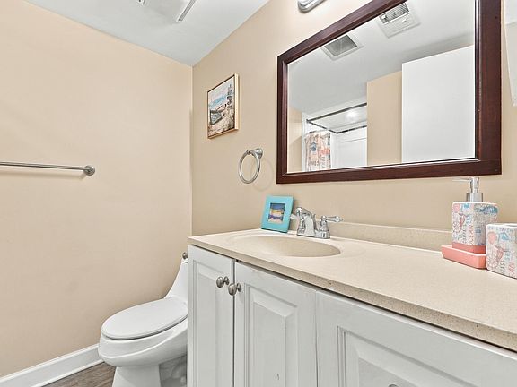 4th image of 5905 South Kings Hwy. #4112