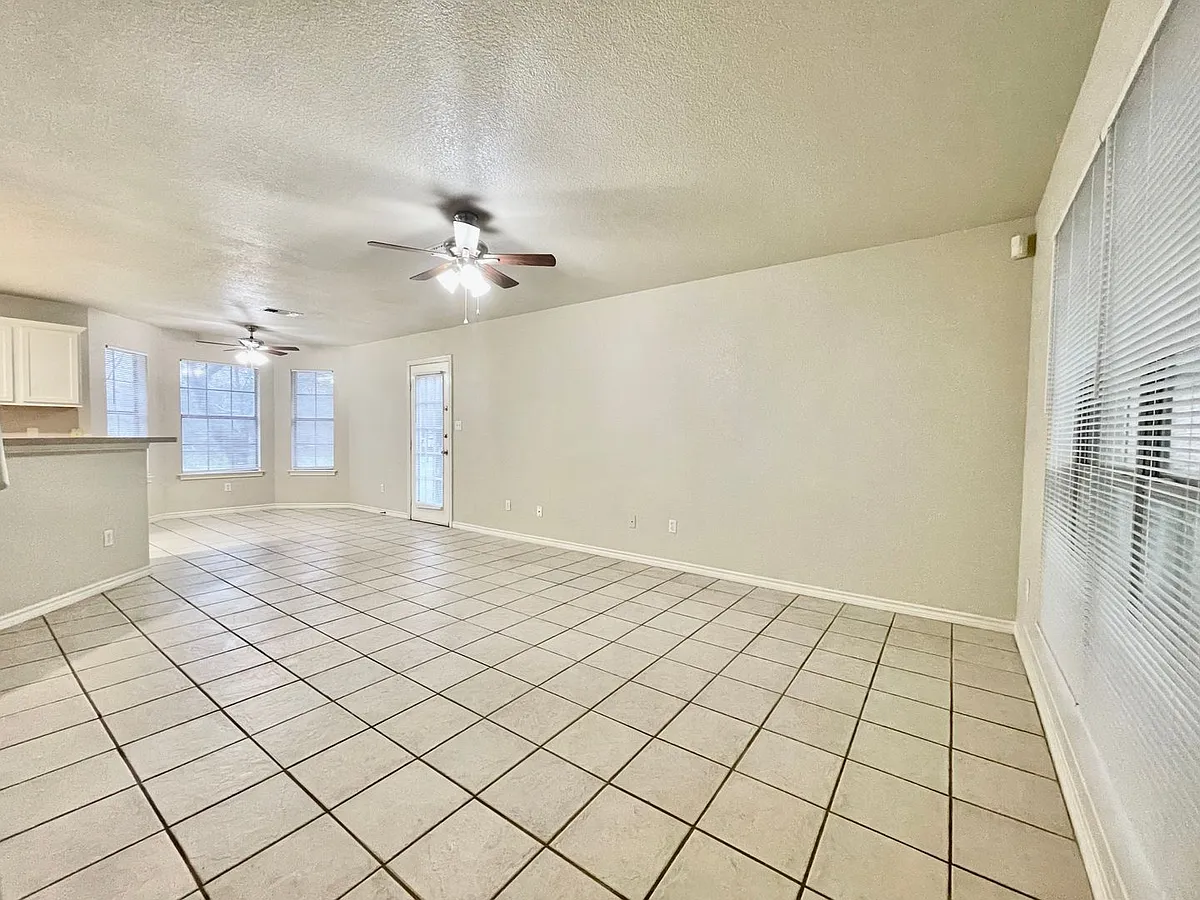 Building Photo - 1825 Pearce Ct