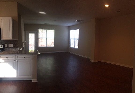2nd image of 952 Ivy Meadow Ln