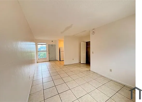 690 NE 133rd St #18 — Photo 6