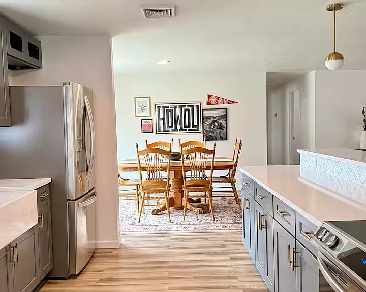 2632 SW Yew Ave — Photo 2