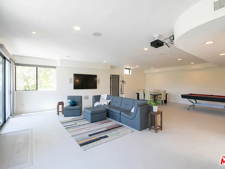 2216 Bancroft Ave — Photo 14