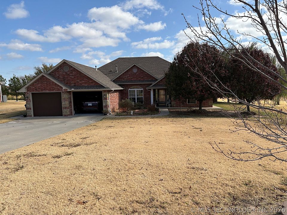 1st image of 1001 Country Club Dr