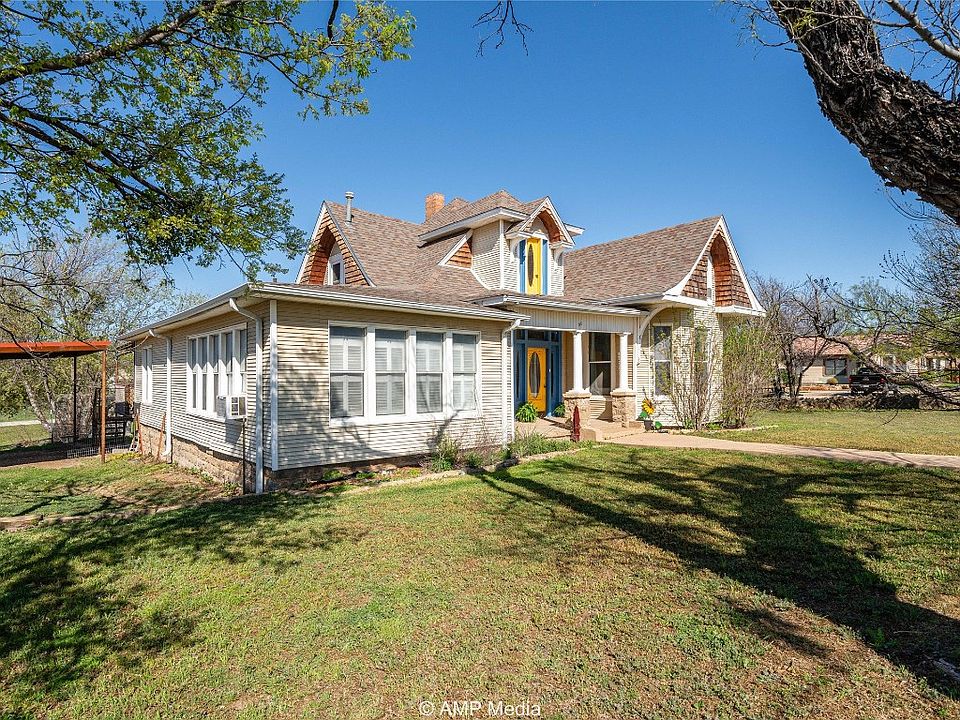 1st image of 301 Petit Ave