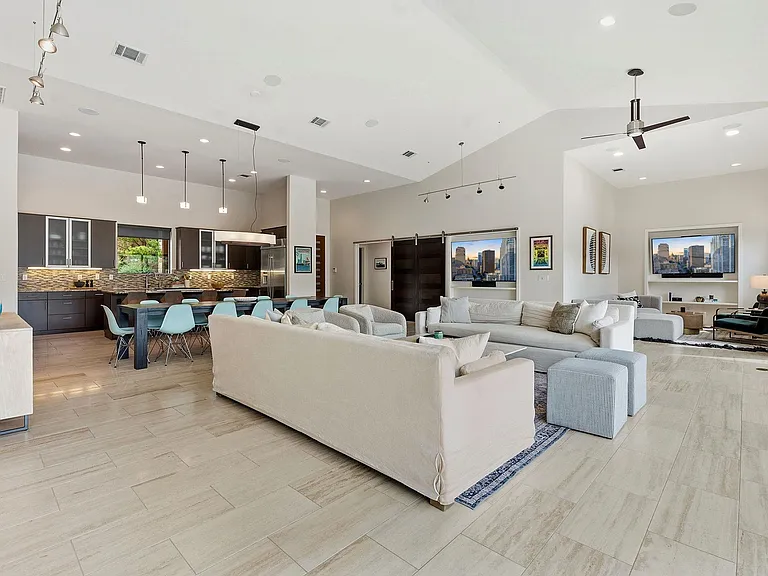 3605 Robbins Rd — Photo 5
