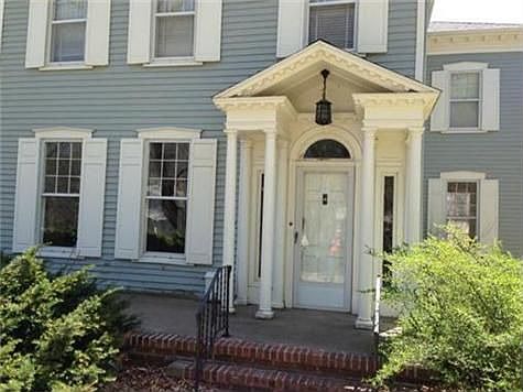 2nd image of 207 Vine St