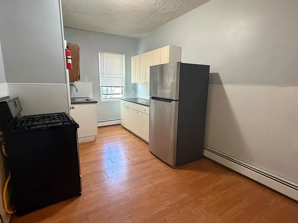 29 Clarke Ave #4E