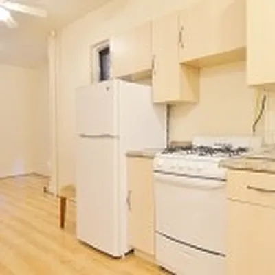 Rented by Park Property Advisors | media 23