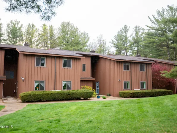 33 Churchill Crst Unit 33, Pittsfield, MA 01201