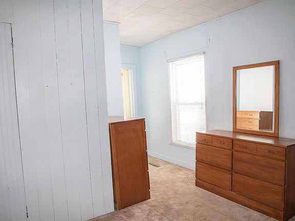 5th image of 121 E Wilmans St