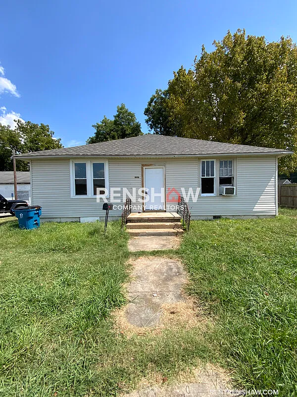 109 S Church St — Photo 1