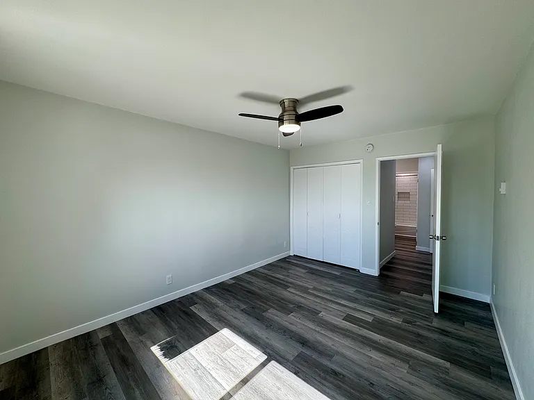 La Vannessa Apartments — Photo 14