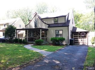 1842 Longview Ct, Teaneck, NJ 07666