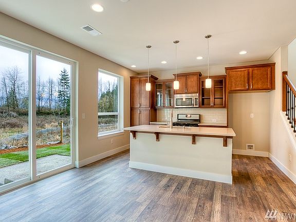 3rd image of 2303 Cady Dr #35