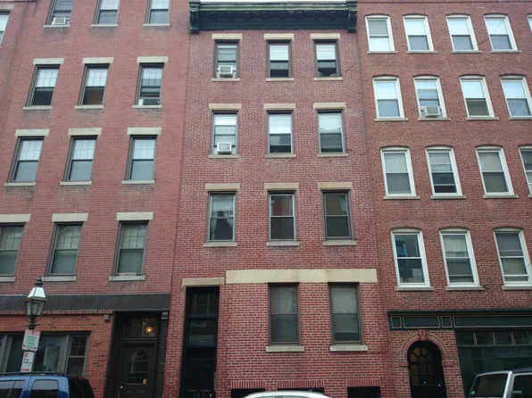 163 Endicott St APT 3, Boston, MA 02113