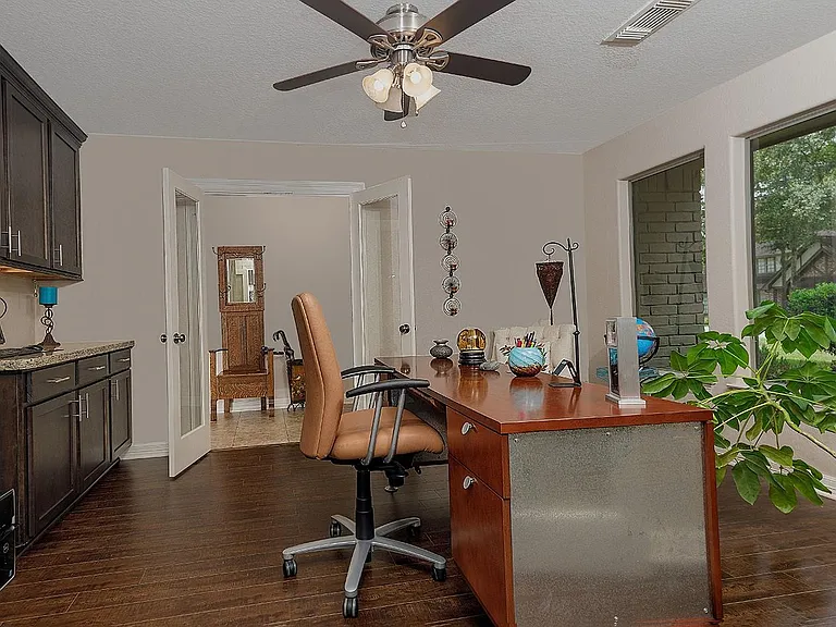 4 Postvine Ct — Photo 6