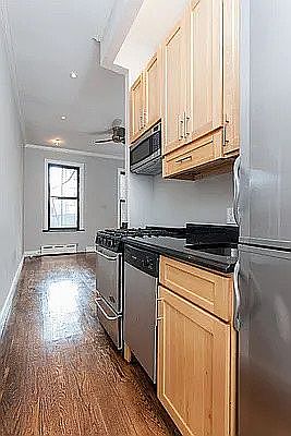 3rd image of 273 W 10th St #3F