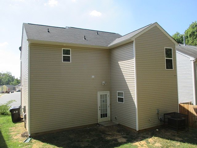 2nd image of 2415 Shad Ct