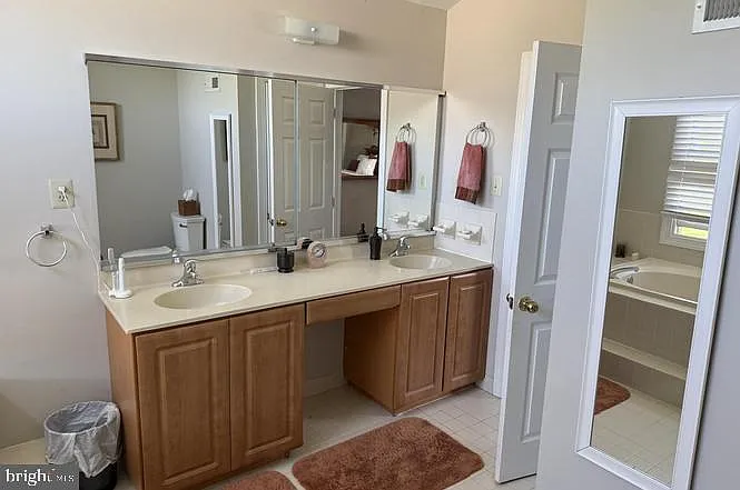 88 Granville Way — Photo 28