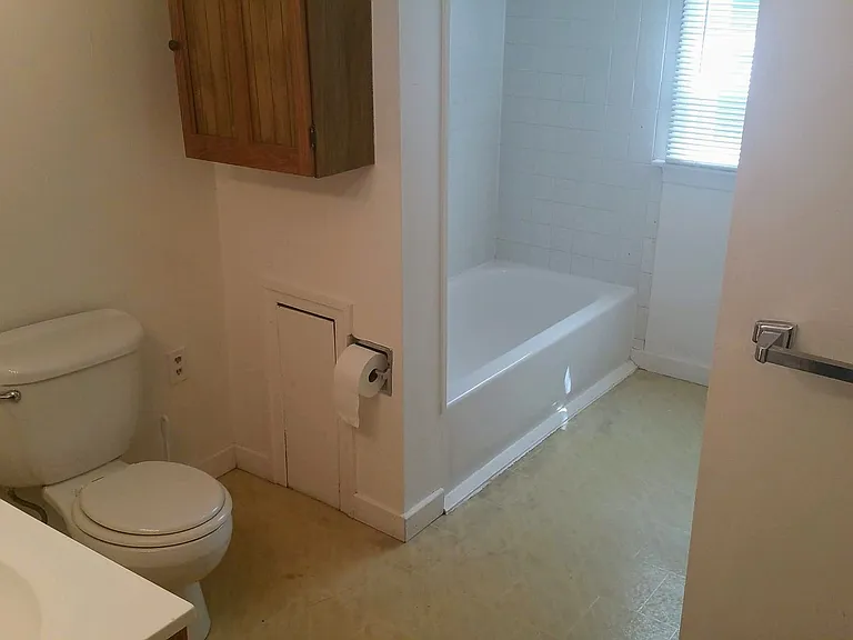 136 W Church Ave — Photo 20